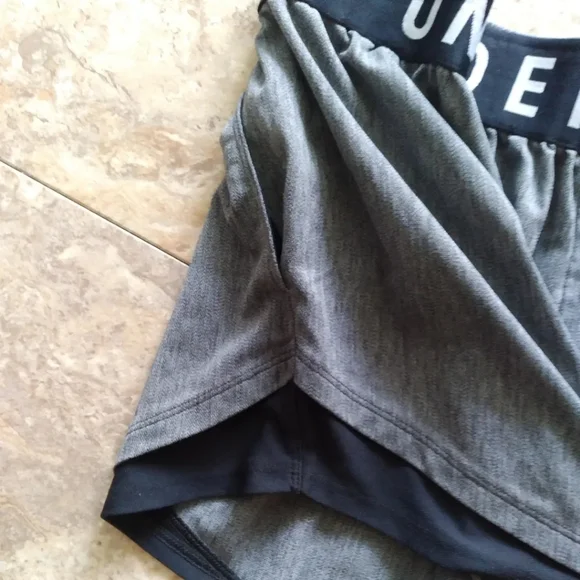 Under Armour Women's Play Up 3.0 Twist shorts, size 1X - Picture 4 of 10